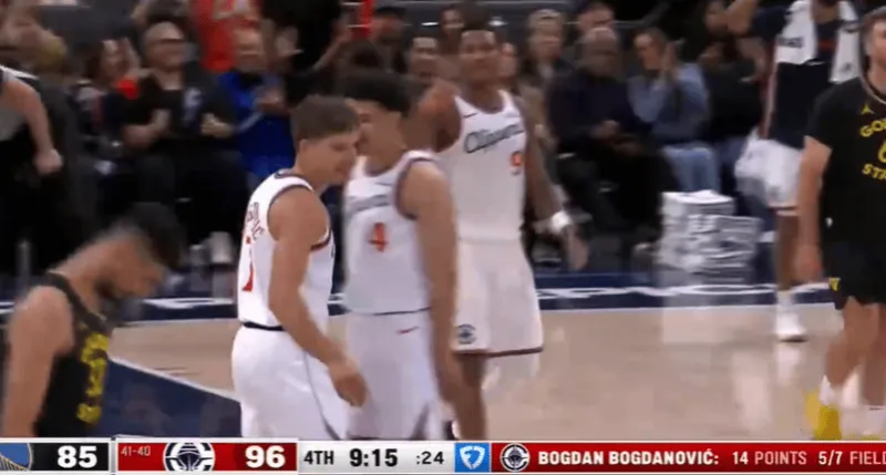 波格丹命中本场第四记三分，快船再次领先勇士到两位数分差